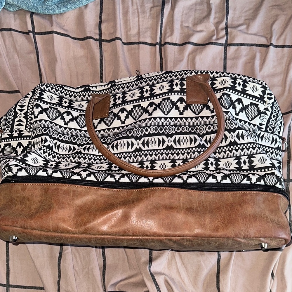 Carry on duffel tote with shoe pouch